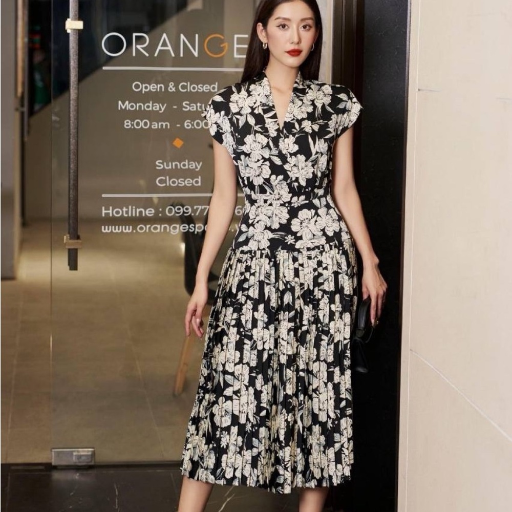 Warehouse Black and White Floral Midi Dress